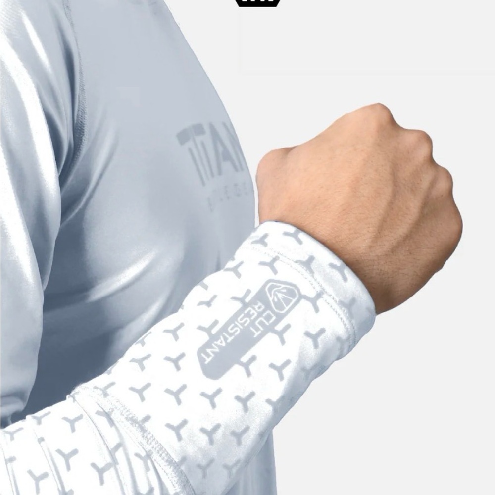 Titan Battlegear Cut Resistant Baselayer Neck Guard Hockey Shirt Youth XS 4/5 - Picture 5 of 14